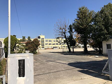 古知野南小学校まで　518m　徒歩約7分●江南市古知野町にある小学校です。歴史の古い小学校で、2023（令和5）年に創立150年を迎えました。