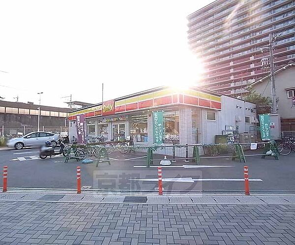 画像29:デイリーヤマザキ六地蔵駅前店まで310m