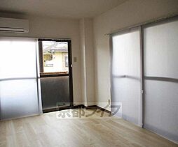 近鉄京都線 伊勢田駅 徒歩7分の賃貸マンション 2階ワンルームのリビング/ダイニング