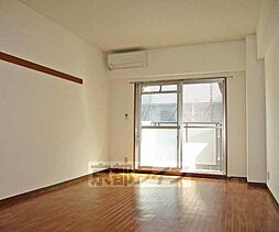 近鉄京都線 小倉駅 徒歩5分の賃貸マンション 1階1Kのリビング/ダイニング