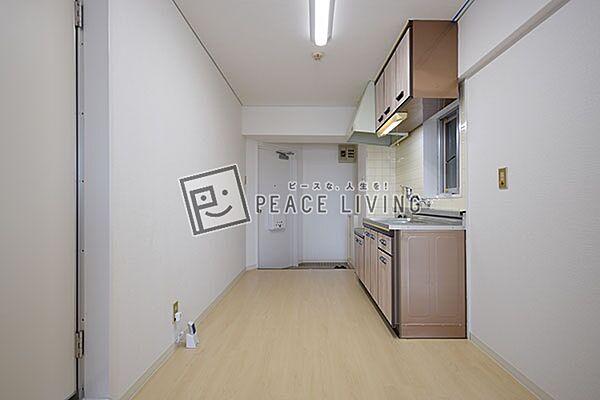 画像11:冷蔵庫や棚を置けるスペース有。