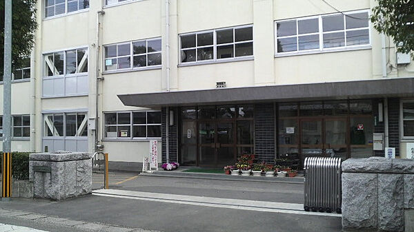 画像13:【中学校】徳島市立城西中学校まで950ｍ