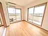 室内：全部屋バルコニーに面する明るい住まい
