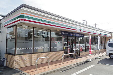 セブンイレブン八千代中央駅南店690m徒歩9分