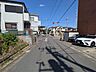 周辺：第一種低層住居専用地域の閑静な住宅街
