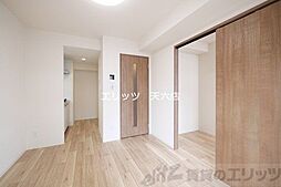 CREST　TAPP新大阪 9階1LDKのリビング/ダイニング