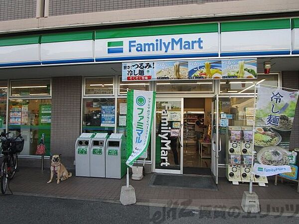 画像22:ファミリーマート吹田内本町店 徒歩0分。 1m