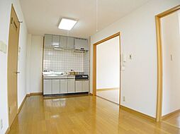 エーデルワイス花やしき 1階2LDKのリビング/ダイニング