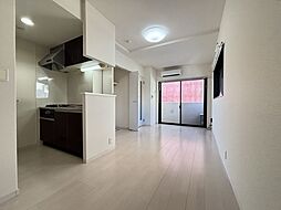 ビーコンヒルズ 4階ワンルームのリビング/ダイニング