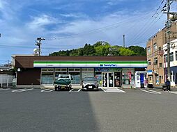 ファミリーマート長与嬉里郷店 徒歩6分。 450m