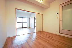 シャトレアンジェIII 202 2階2DKのリビング/ダイニング