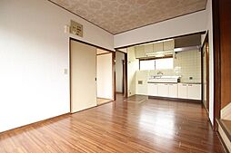 緑井8丁目西村借家 右 1階3LDKのリビング/ダイニング