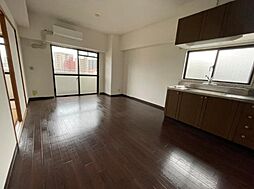 メゾン山田 503 5階2LDKのリビング/ダイニング