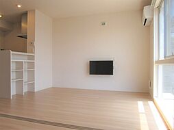 アップヒルズ 101 1階1LDKのリビング/ダイニング