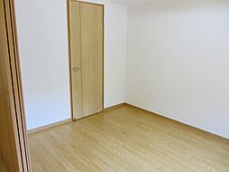 Felice緑井 201 2階1LDKのリビング/ダイニング