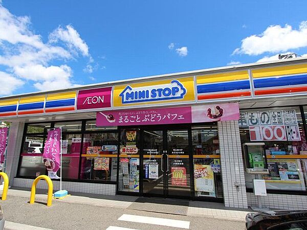アヴァンセ陣原駅前