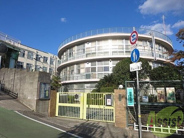 画像3:神戸市立美野丘小学校 103m