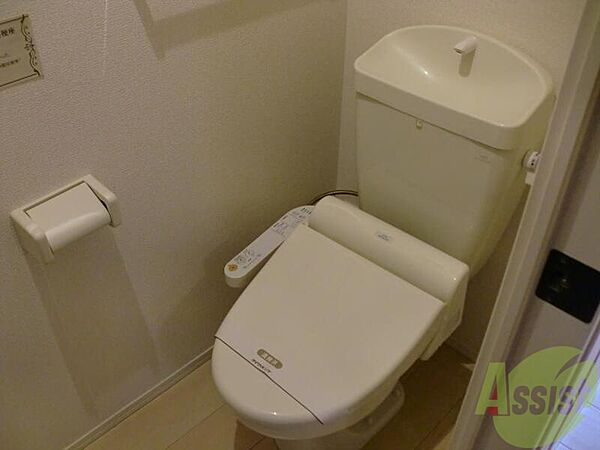 画像11:温水洗浄便座付のおトイレです。