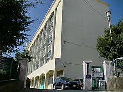 神戸市立布引中学校 2344m