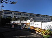 芦屋市立山手中学校 730m