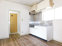 モアステージII 101 1階2DKのリビング/ダイニング