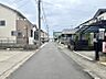 その他：前面道路は5ｍ以上、接面は6ｍ以上の広さがあります。お車の出し入れに安心の広さです◎