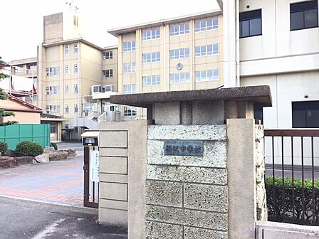 稲沢中学校まで　710m　徒歩約9分●教育目標「聡明で正しく　健康で明るく　勤勉で楽しく」　明治20年創立の歴史ある中学校です。