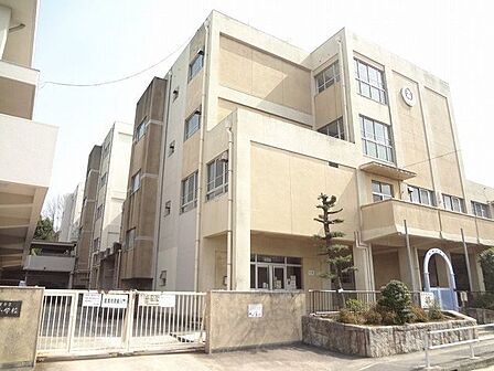 市立本郷小学校 300m