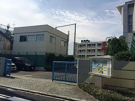 名古屋市立ほのか小学校 徒歩8分。 590m