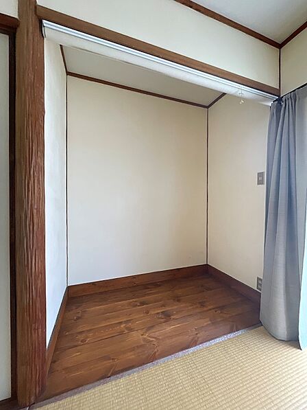 広々とした収納スペースは、お部屋をすっきりと保ちます。アイデア次第で、様々なものを収納できます。