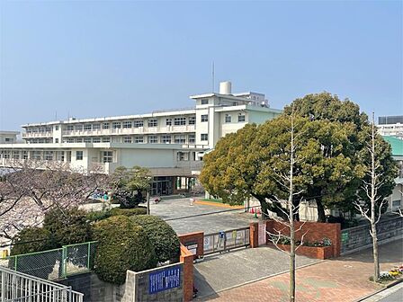 北九州市立穴生小学校(151m)