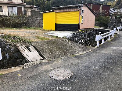 外観:建築条件無しの約120坪の広い土地です。 外観:建築条件無しの約120坪の広い土地です。