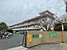 周辺：北九州市立曽根中学校（365m）