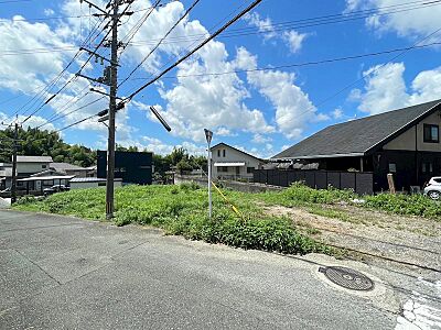 外観：建築条件なしの約100坪の土地です！