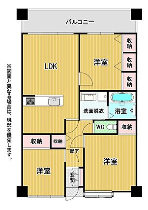 玄関ホールから...