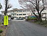 周辺：北九州市立香月中学校（819m）