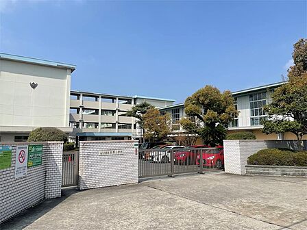 北九州市立引野小学校(898m)