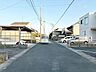 外観：前面道路含む現地写真