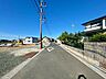 外観：前面道路含む現地写真