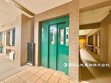 エレベーターも完備しております。