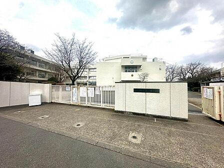 狛江市立狛江第一中学校まで約1200m