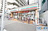 周辺：セブンイレブン大阪東淀川駅前店 179m