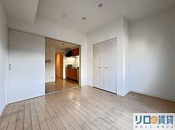 フルーヴトレーズ 805 8階1DKのリビング/ダイニング