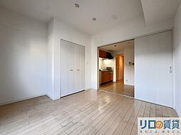 フルーヴトレーズ 301 3階1DKのリビング/ダイニング