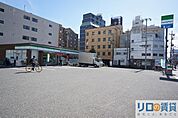 ファミリーマート東三国六丁目店 322m