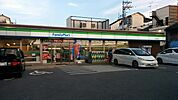 ファミリーマート桃谷公園前店 648m