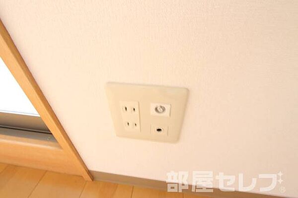 クレスト名駅西