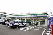 ファミリーマート熱田切戸町店 165m