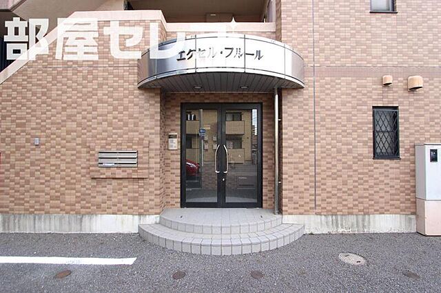 7 / 11