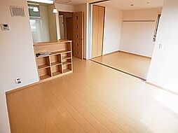 つくばエクスプレス 六町駅 徒歩22分の賃貸アパート 3階2LDKのリビング/ダイニング